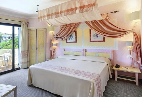 Doppelzimmer in Grand Hotel Smeraldo Beach auf Sardinien