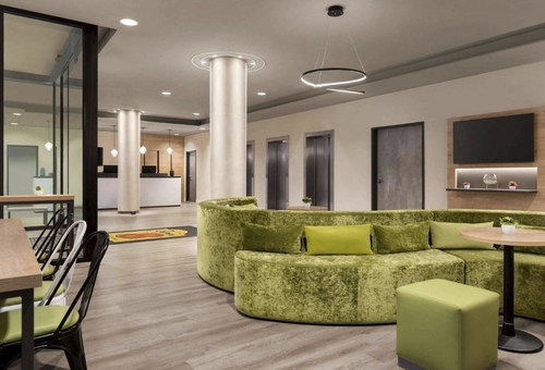 Lobby im Super 8 by Wyndham Hamburg Mitte 
