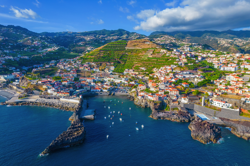 Luftaufnahme von Camara de Lobos in der Nähe von Funchal