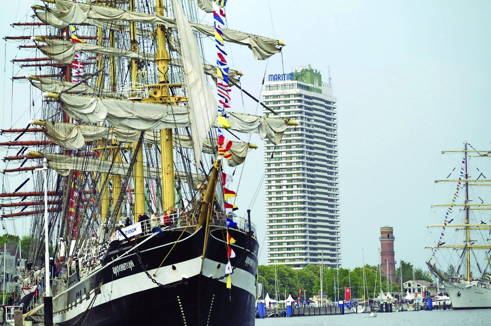 Segelschiff im Hafen von Travemünde