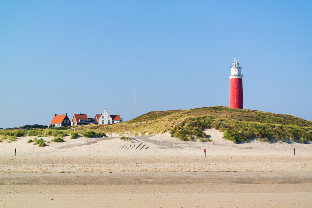 Strand und Leuchtturm De Cocksdorp