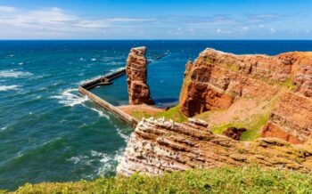 Felsenküste auf Helgoland